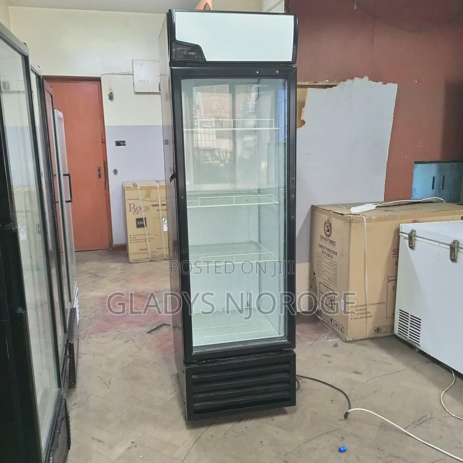 Clean Maintained Chiller ( With Canopy 5 Tray)