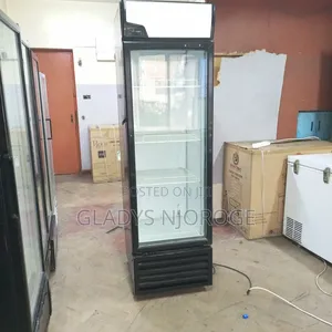 Clean Maintained Chiller ( With Canopy 5 Tray)