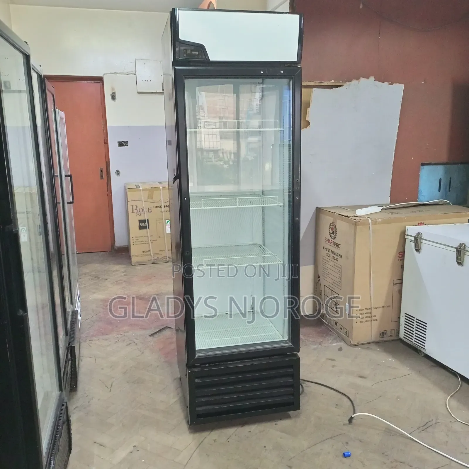 Clean Maintained Chiller ( With Canopy 5 Tray)