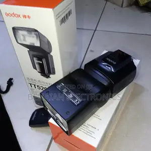 Tt520 Speed Light/Camera Flash With a Duration of 1/20000s