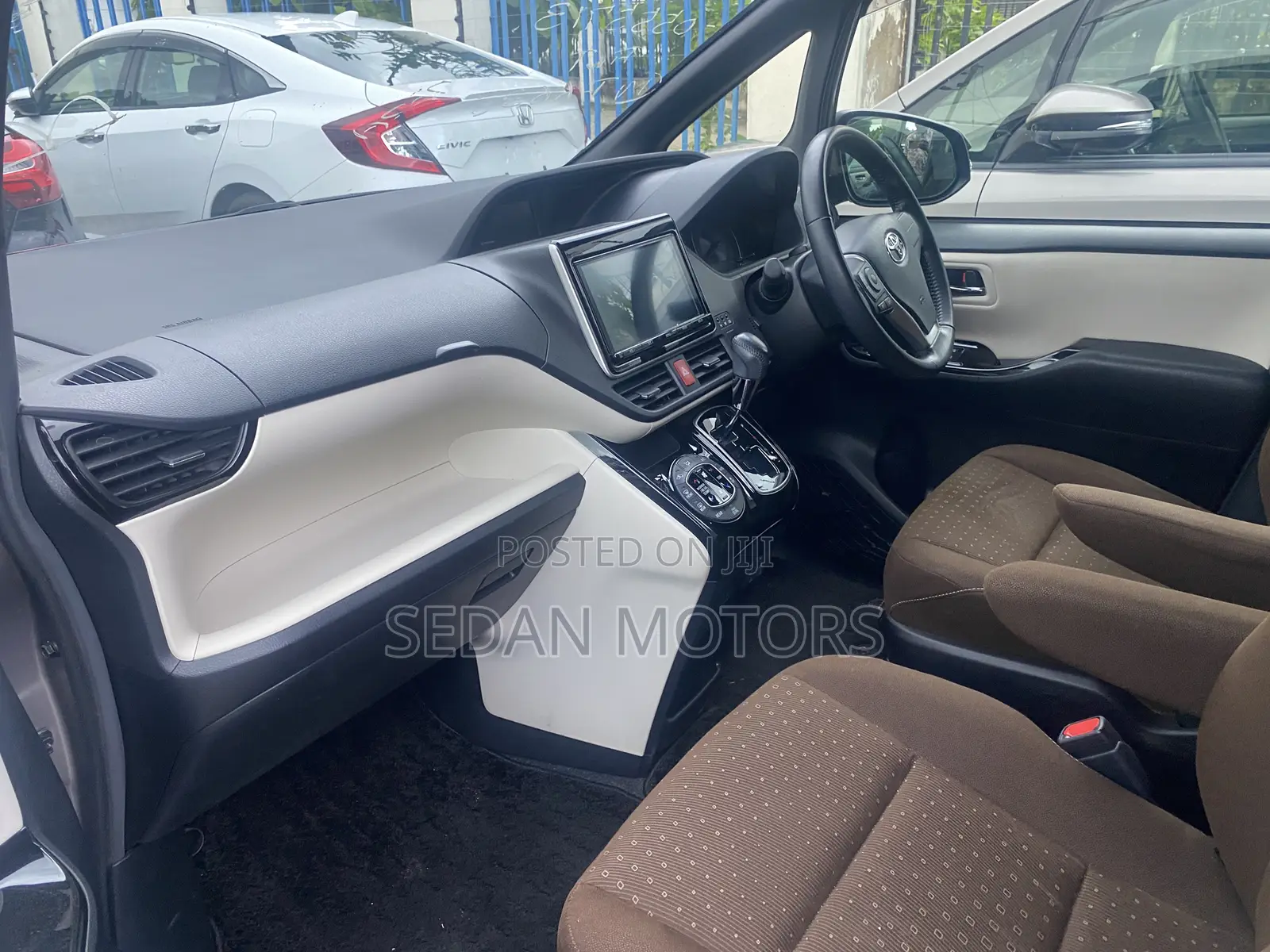 Toyota Noah 2019 Gold