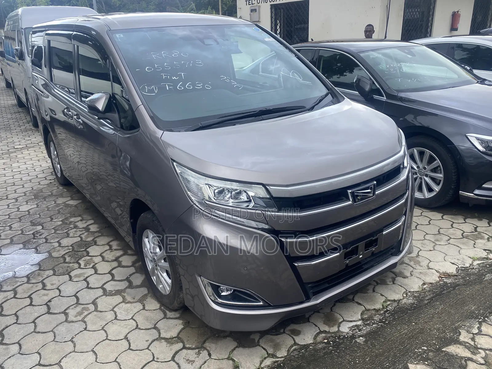 Toyota Noah 2019 Gold