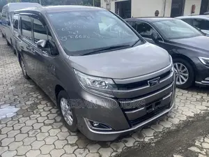 Toyota Noah 2019 Gold