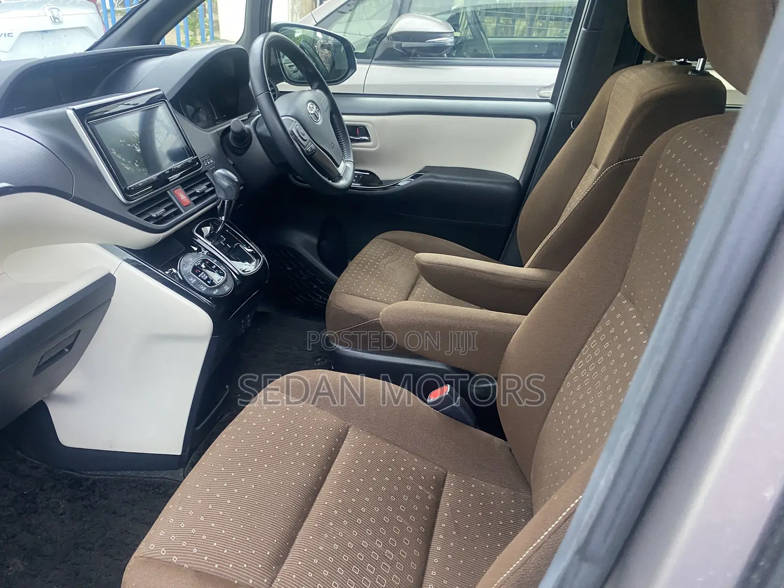 Toyota Noah 2019 Gold