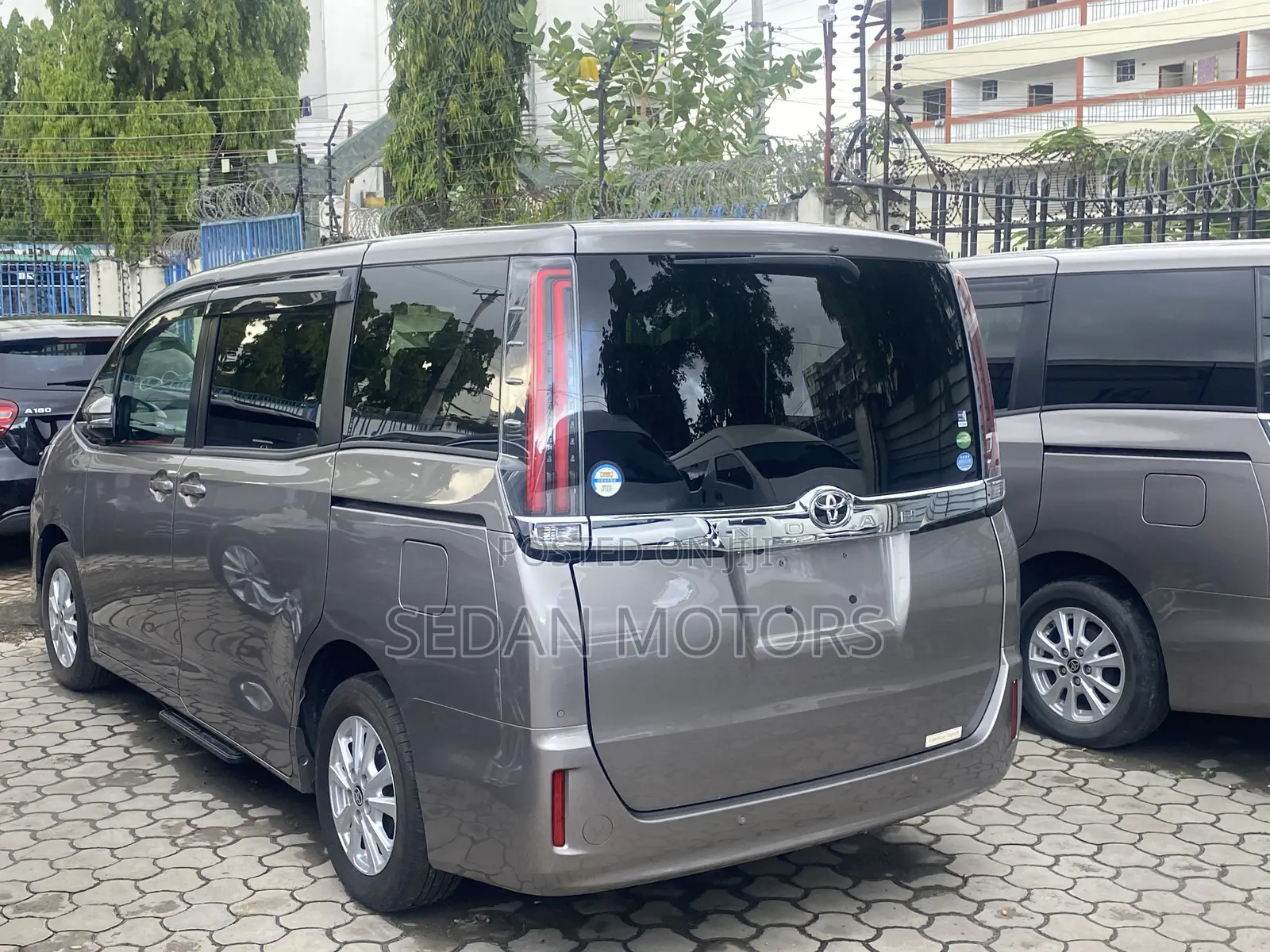 Toyota Noah 2019 Gold