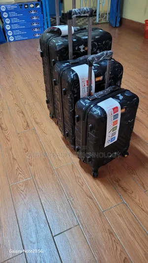 Luxurious 3 in 1 Unbreakable Suitcases Black