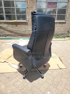 Swivel Ergonomic Manager Chair