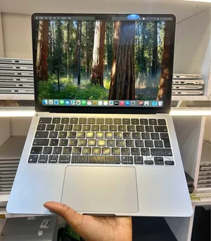 Laptop Apple MacBook Air 2022 M2 16GB Apple M2 SSD 256GB