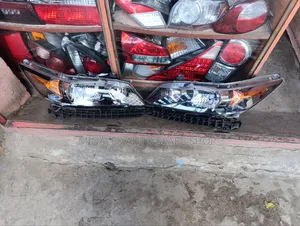 Honda Stream Headlight Zenon Type Complete With Bulb and Computer