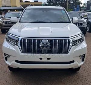 Toyota Land Cruiser Prado 2019 White