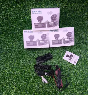 1296p Dash Camera With Front, Inside and Reverse Cameras