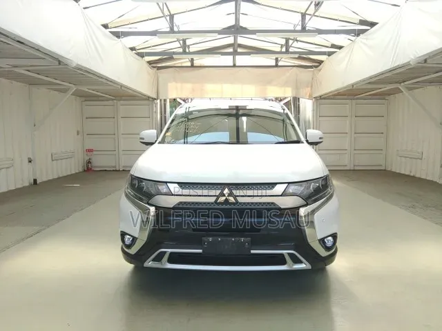 Mitsubishi Outlander 2019 White