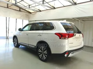 Mitsubishi Outlander 2019 White