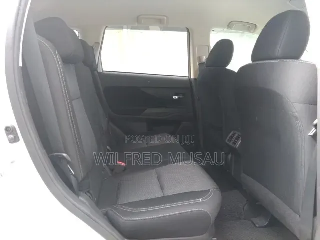 Mitsubishi Outlander 2019 White