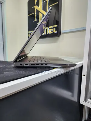Laptop Dell Precision 7760 64GB Intel Core i9 SSD 512GB