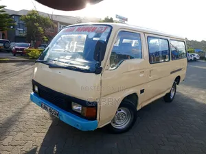 Nissan Caravan 1989 Beige