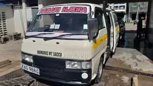 Nissan Caravan (Urvan) 2004 White