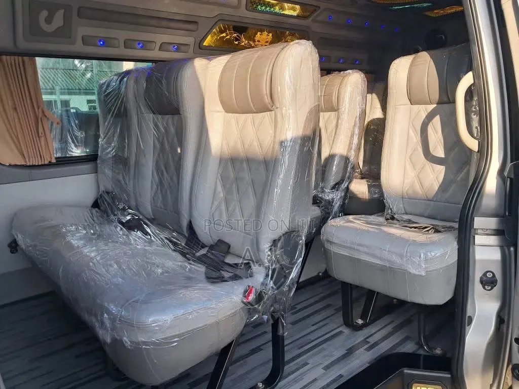 Toyota Granvia 2019 Silver