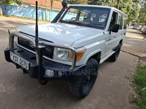 Toyota Land Cruiser 2013 White