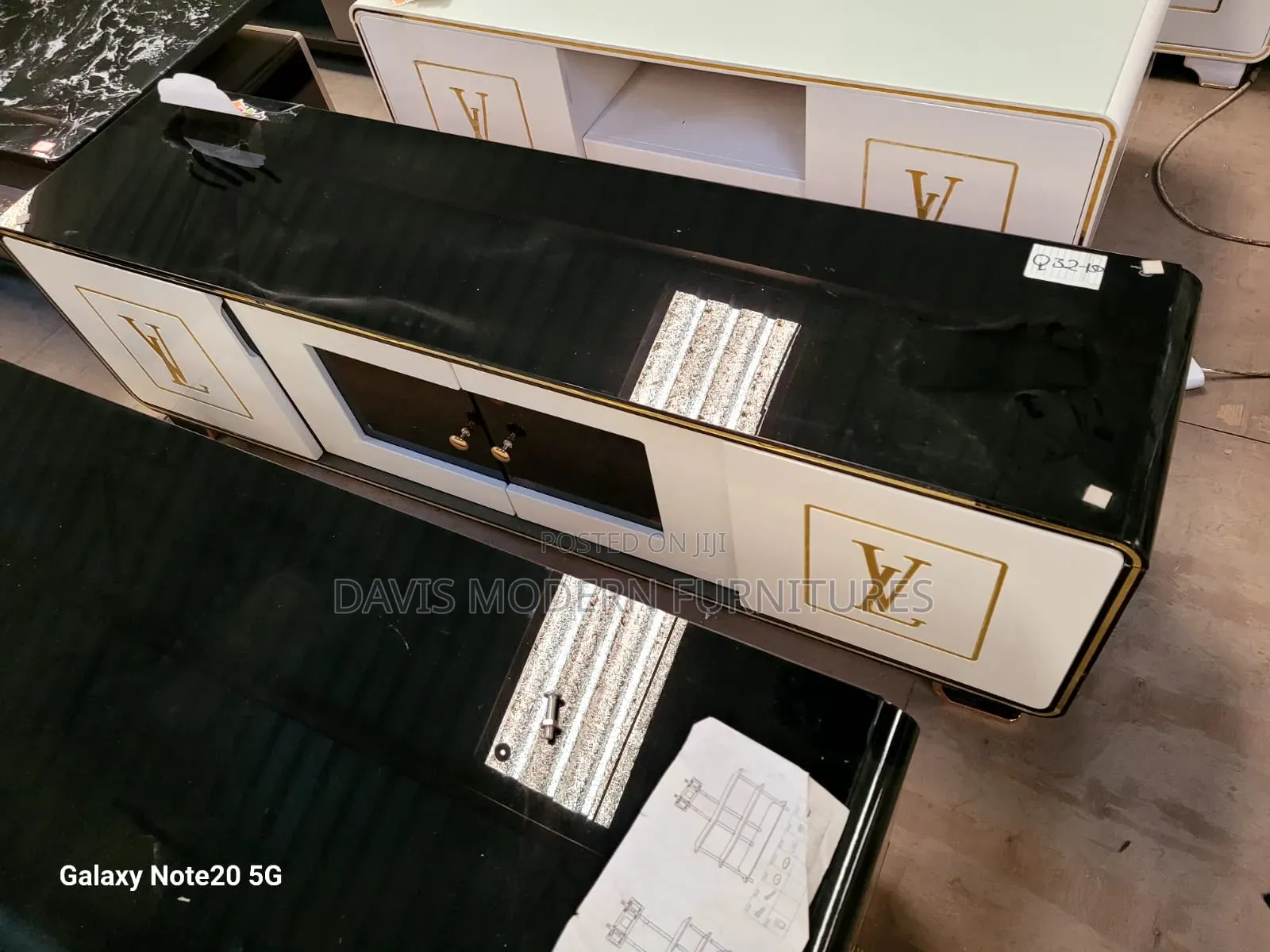 Modern Luxury Tv Stand