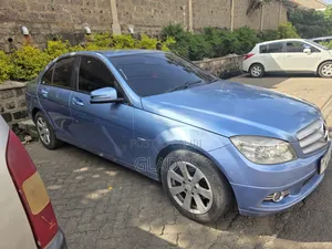 Mercedes-Benz C200 2011 Blue