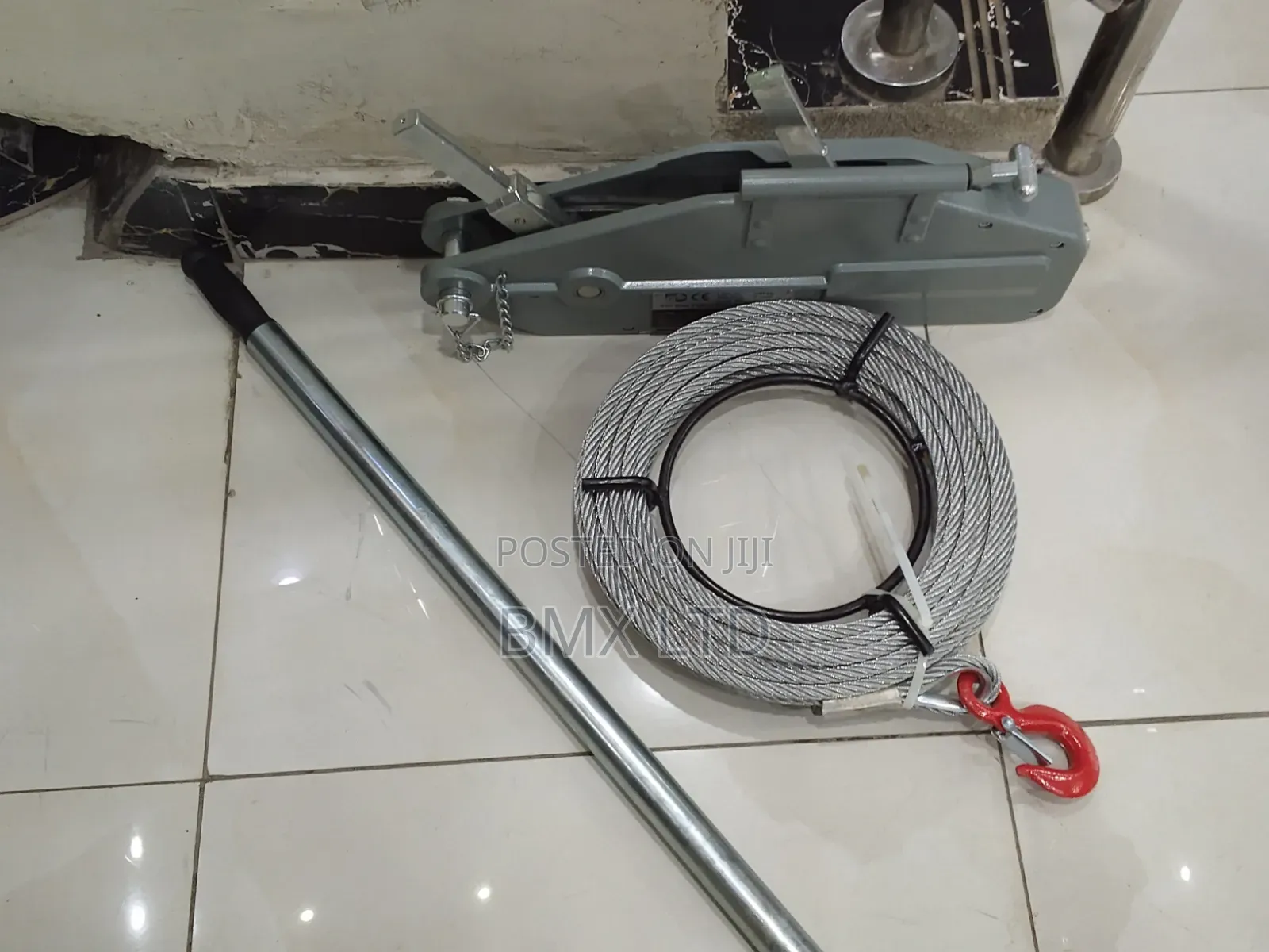 Portable Lifting and Pulling Tool