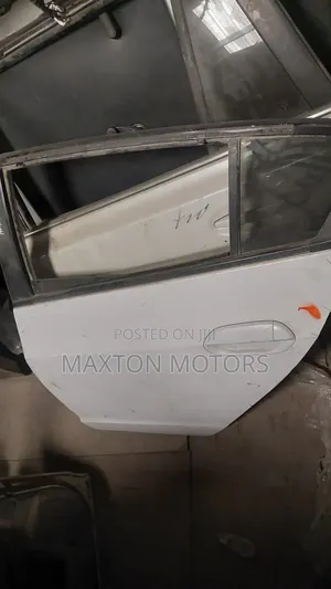 Honda Insight Rear Door