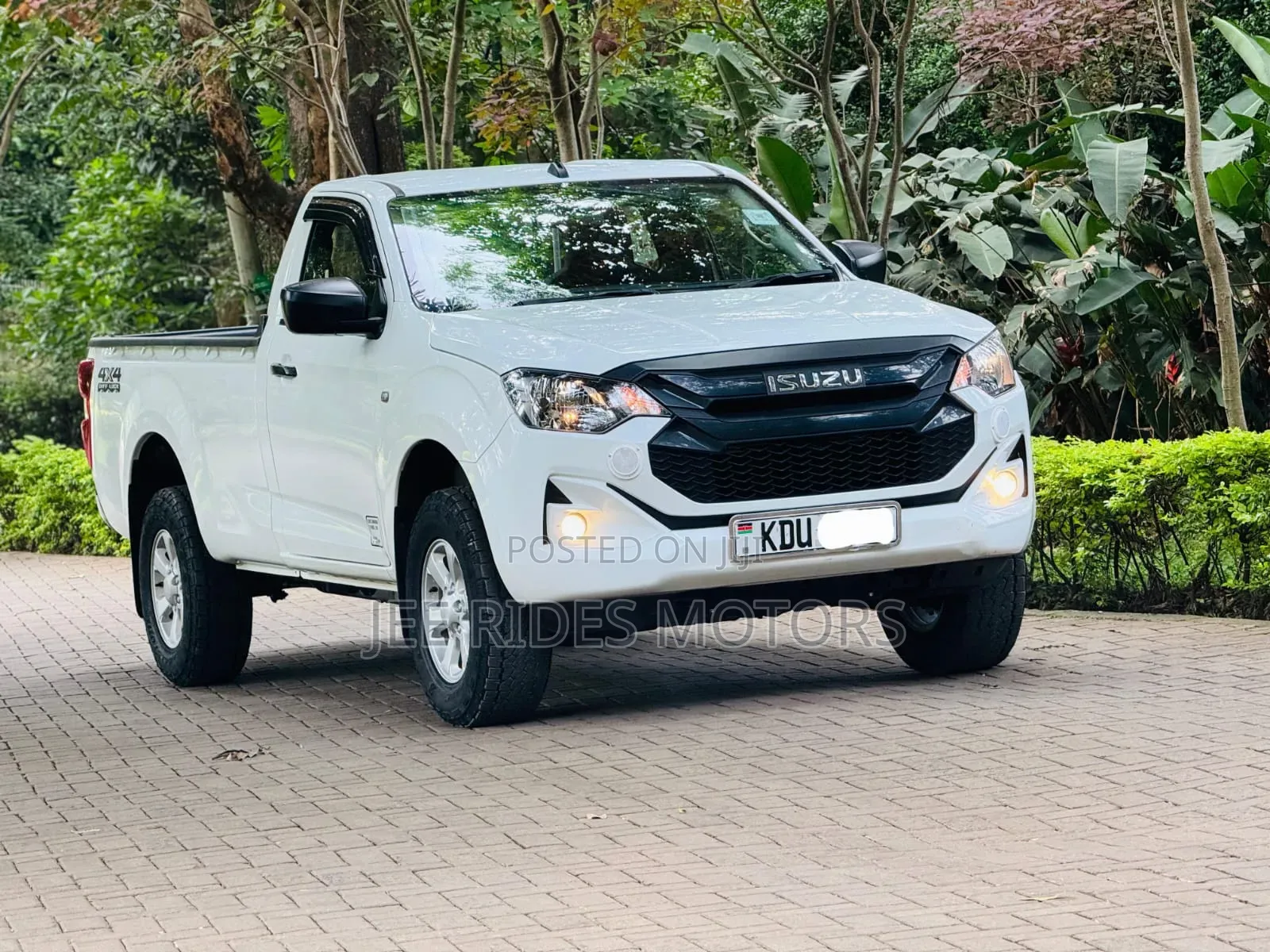 Isuzu D-MAX 2024 White