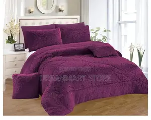 Elegant Fluffy Comforter Set With 4 Pillowcases Bedsheet