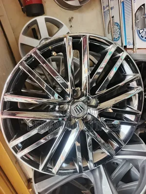 Original Chrome Rims Sizes 18 Inch for Toyota Crown Athlete.