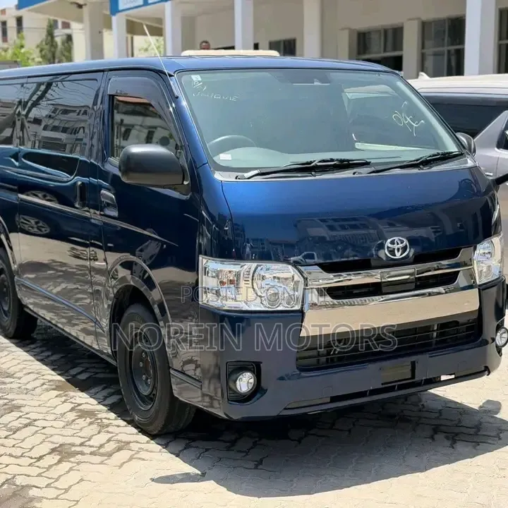 Toyota HiAce 2019 Blue
