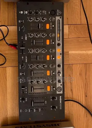 Behringer Behringer Nox1010 Dj Mixer