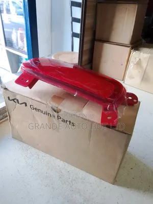 Rear Bumber Reflector Left Kia Sorento 2014 (Genuine)