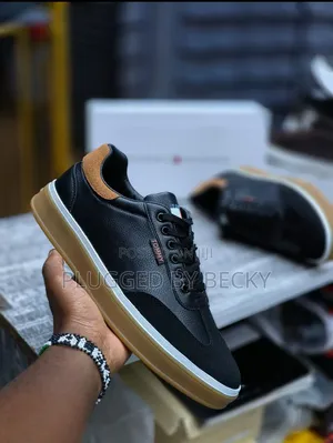 Tommy, Leather