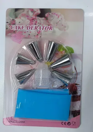 Multifunctional Cake Decorator