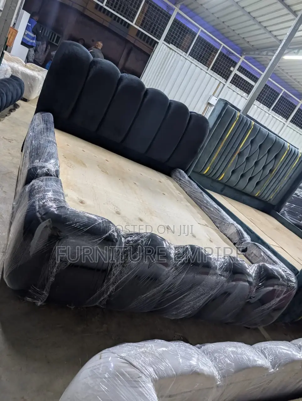 Premium Black Bubble Bed