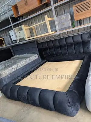 Luxury Tufted Bubble Bed