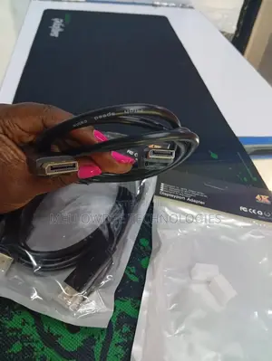 Display to Display Cable