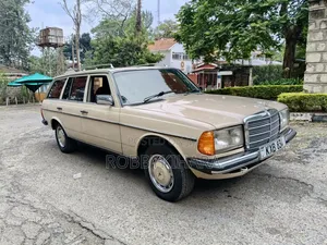 Mercedes-Benz E200 1985 Beige