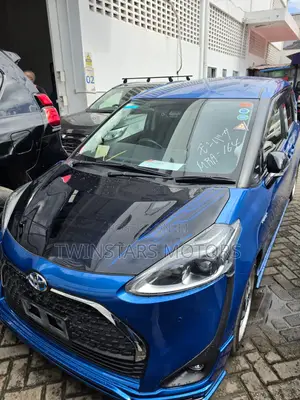 Toyota Sienta 1.5 Hybrid FWD (6-seater) 2019 Blue