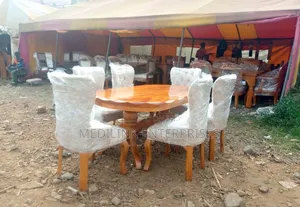 Dambay Oval Solid 6-Seater Dinning Table Set