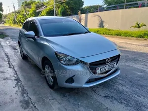 Mazda Demio 2017 Silver