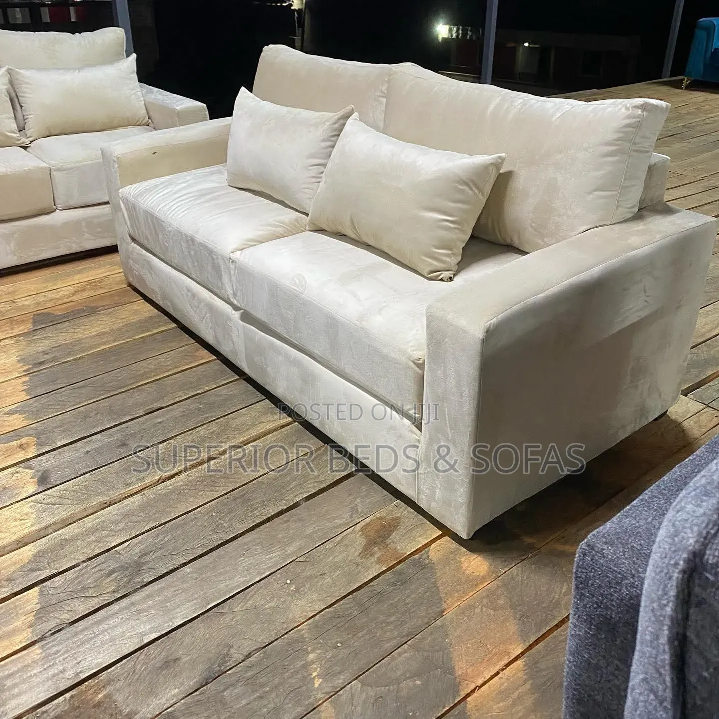 3 Seater Sofa: