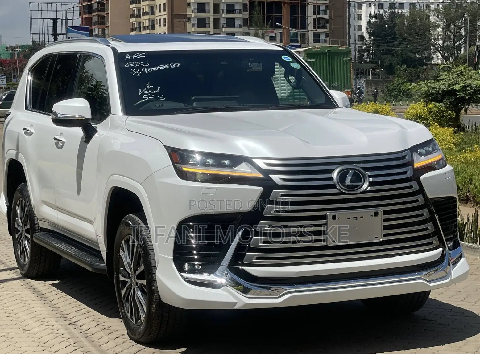 Lexus LX 600 2022 White