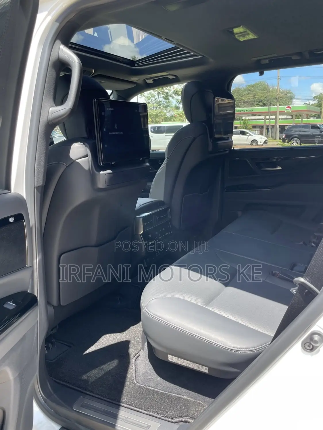 Lexus LX 600 2022 White
