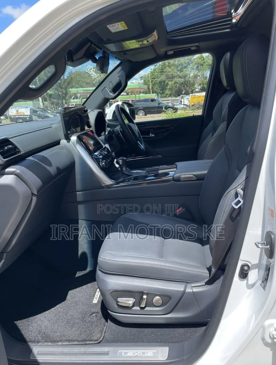 Lexus LX 600 2022 White