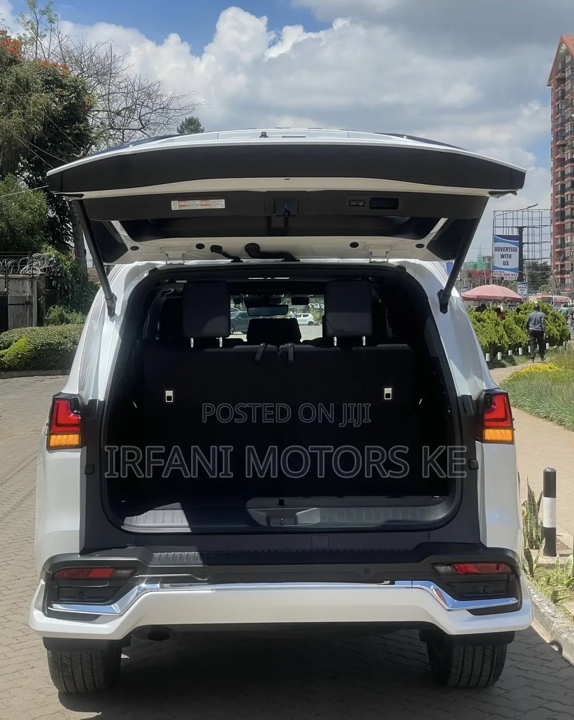 Lexus LX 600 2022 White