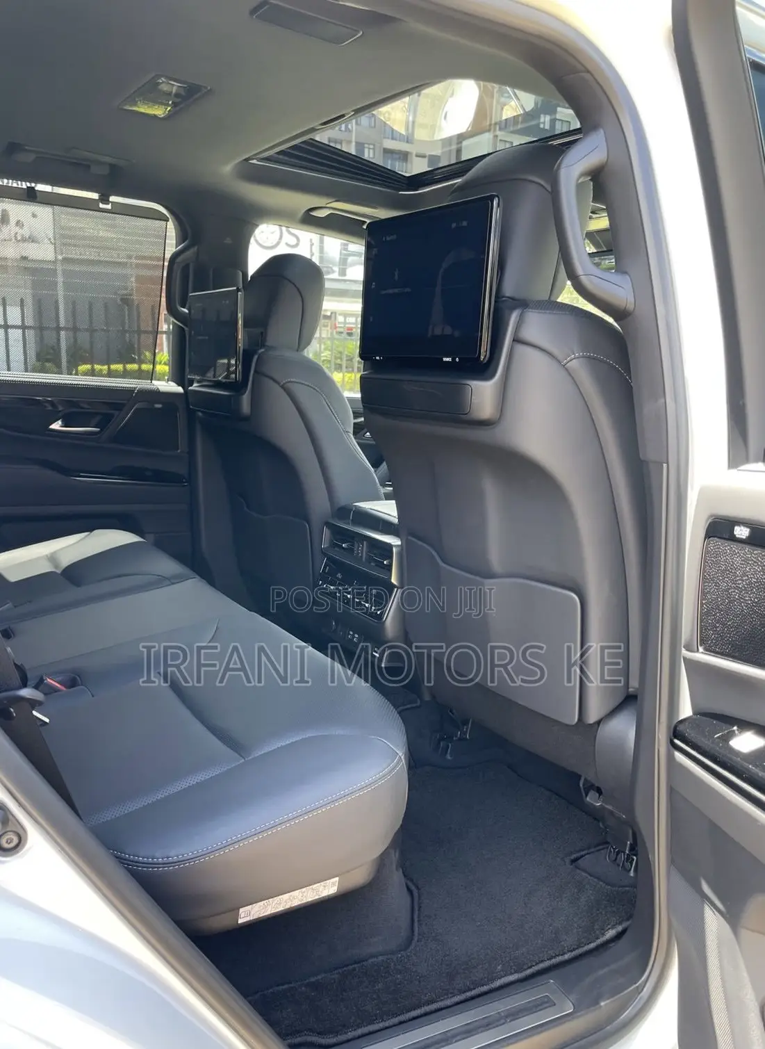 Lexus LX 600 2022 White