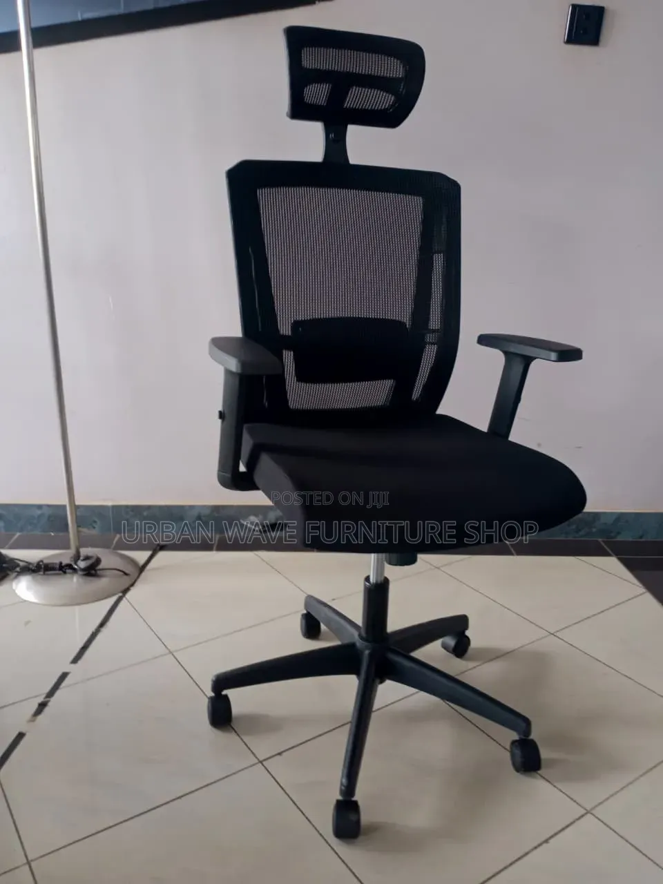 Headrest Swivel Mesh Chair
