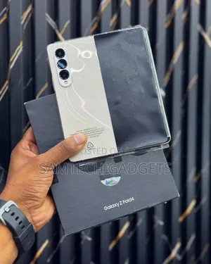 New Samsung Galaxy Z Fold4 256 GB Silver